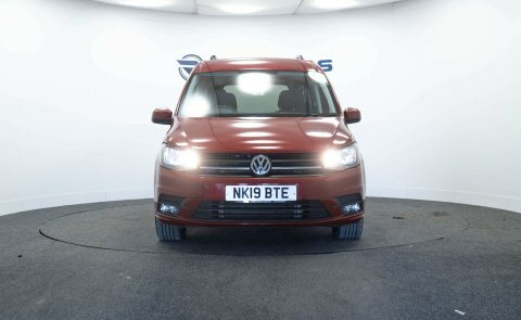 Volkswagen Caddy Maxi Mpv NK19BTE Red #2