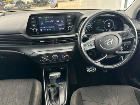 Hyundai Bayon Suv XGZ9577 Brown #3