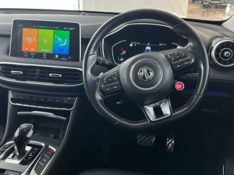 MG HS Suv BG72MZT Red #3