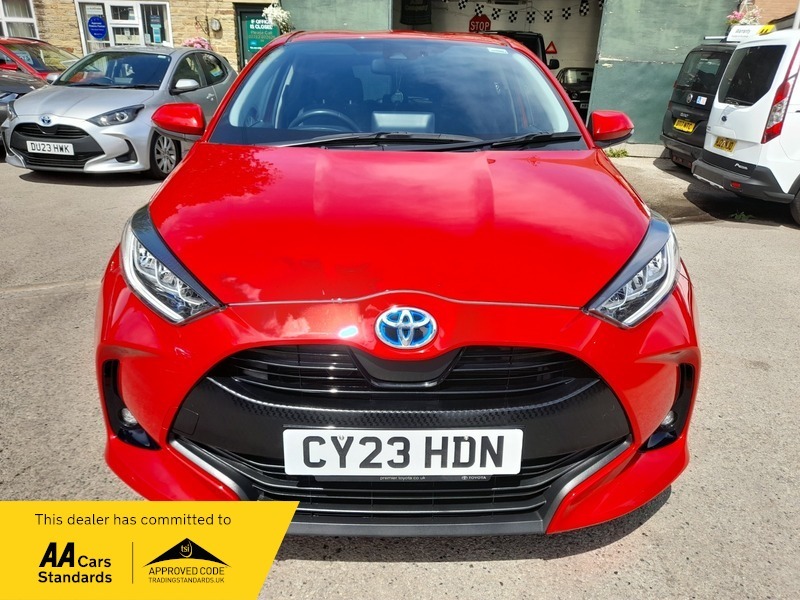 Toyota Yaris 1.5 Hybrid Design Red #2