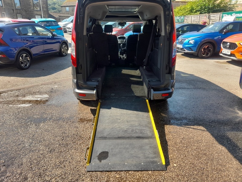 Ford Grand Tourneo Connect Mpv Blue #17