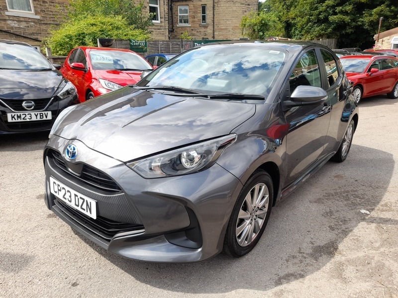 Toyota Yaris 1.5 Hybrid Icon Grey #2