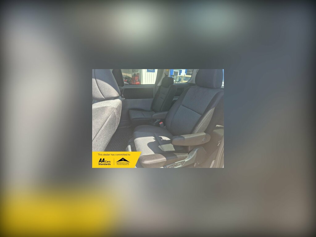 Toyota Noah Voxy Hybird Zwr8 Silver #2