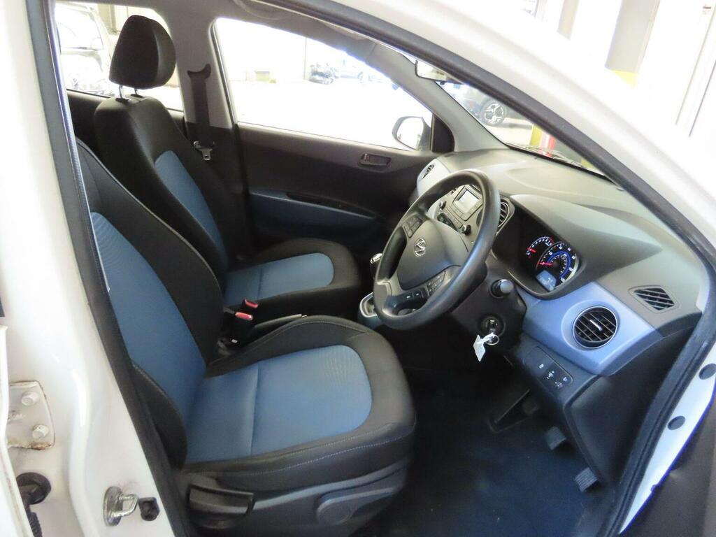 Hyundai I10 2014 1.0 Premium Hatchback Euro White #7