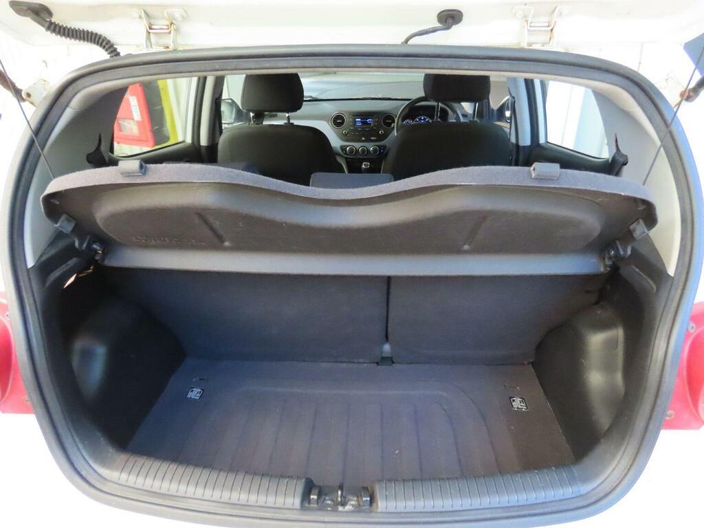 Hyundai I10 2014 1.0 Premium Hatchback Euro White #12