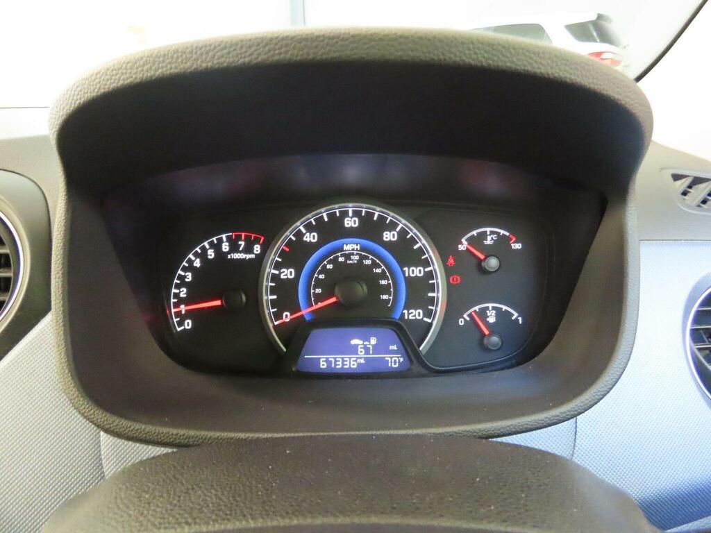 Hyundai I10 2014 1.0 Premium Hatchback Euro White #9