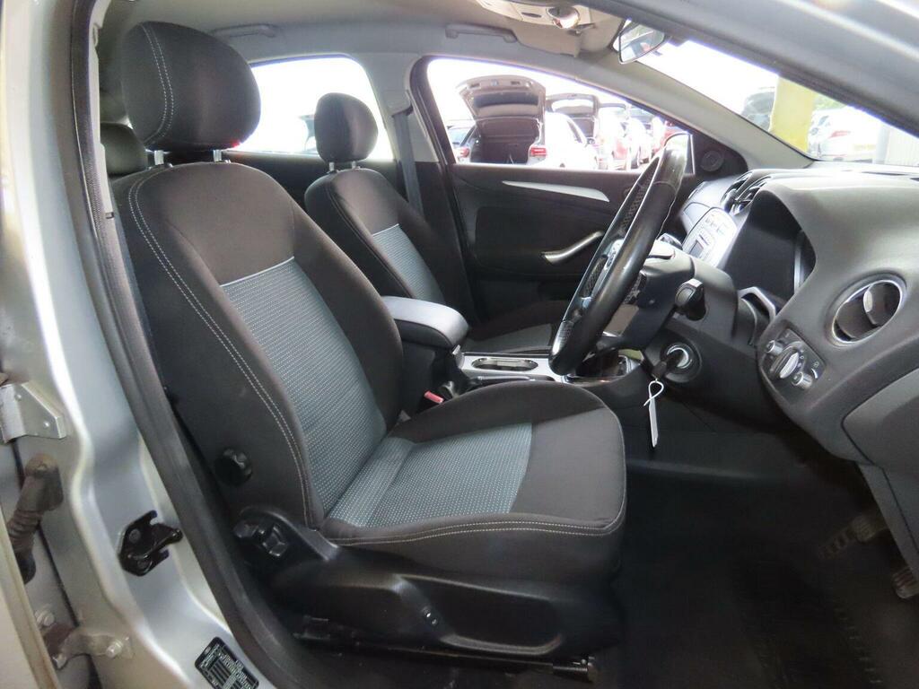 Ford Mondeo Sport Black #7