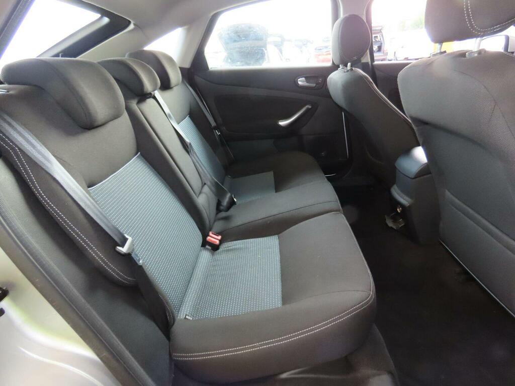 Ford Mondeo Sport Black #10