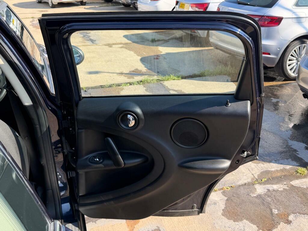 Mini Countryman Red #30