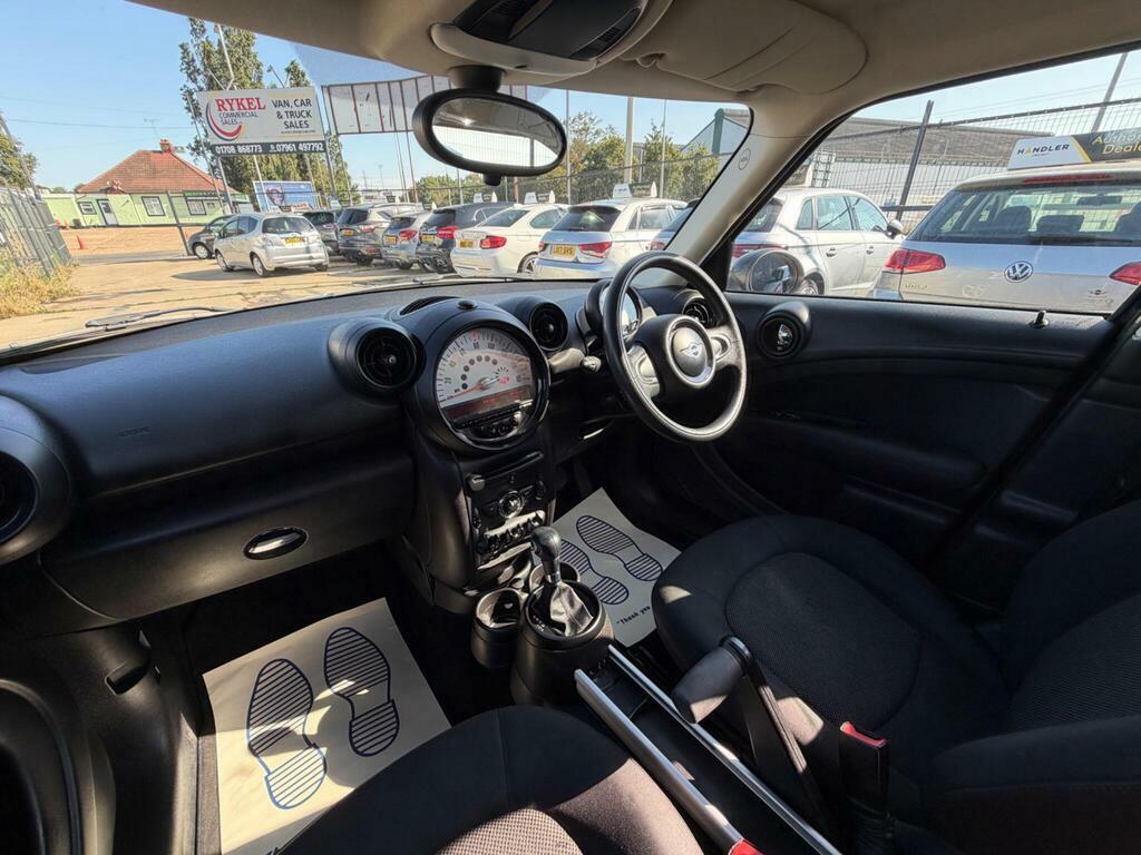 Mini Countryman Red #37