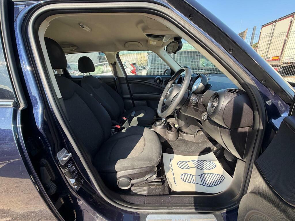 Mini Countryman Red #17