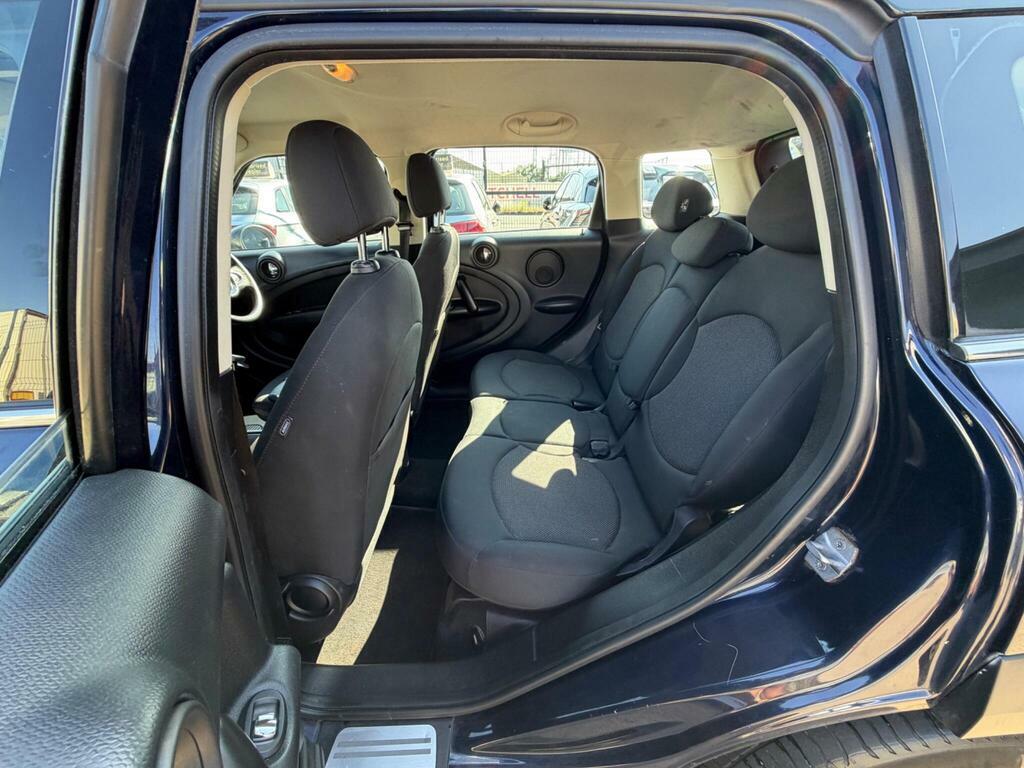 Mini Countryman Red #27