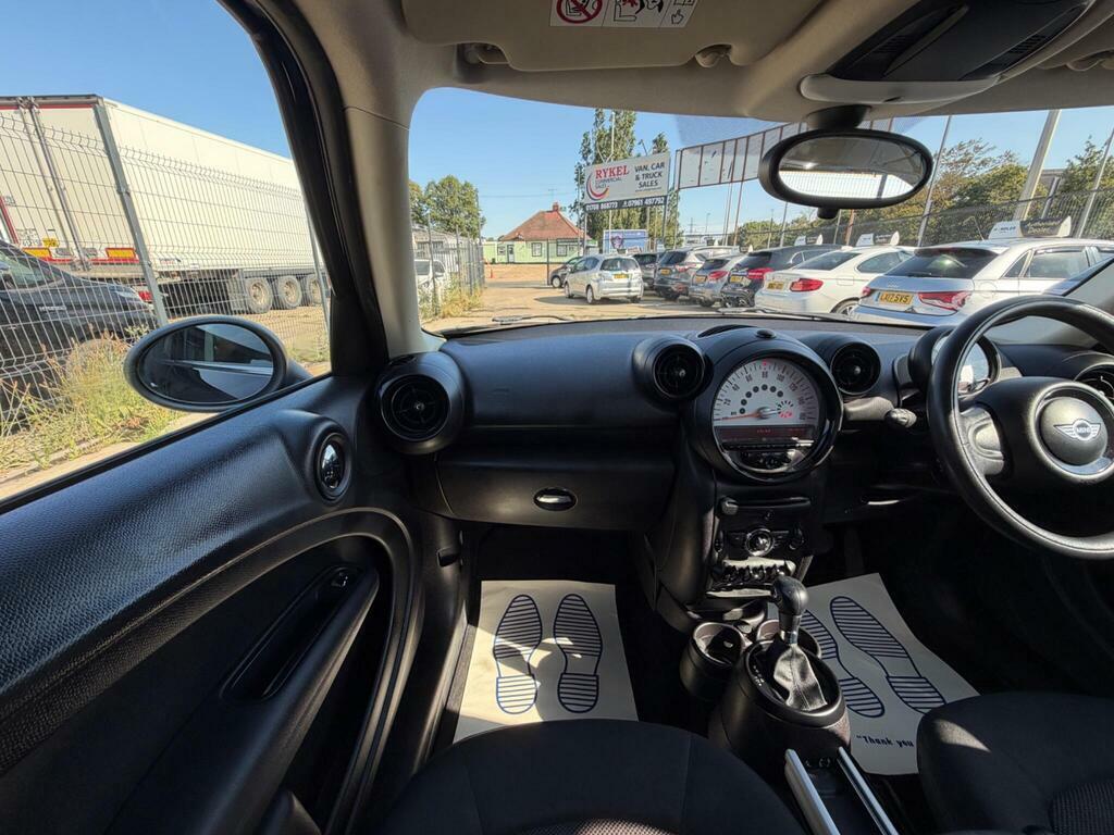 Mini Countryman Red #36