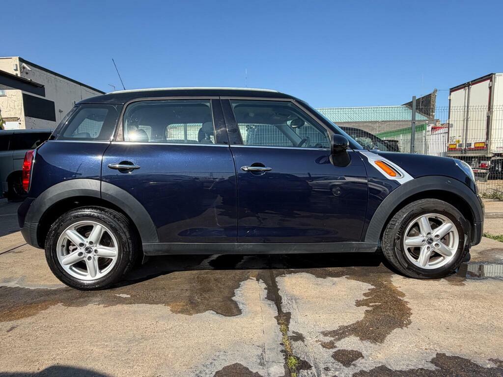 Mini Countryman Red #11