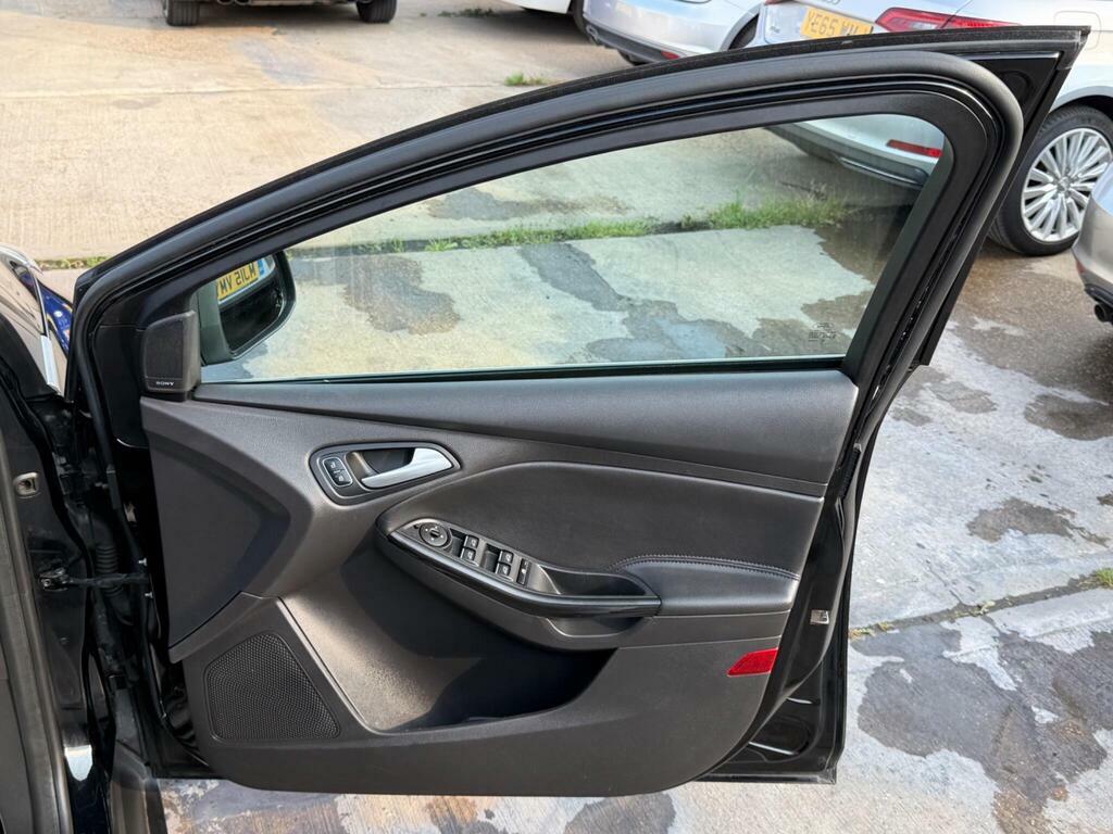 Ford Focus 2.0 Tdci Titanium X Estate Powershift E Silver #15