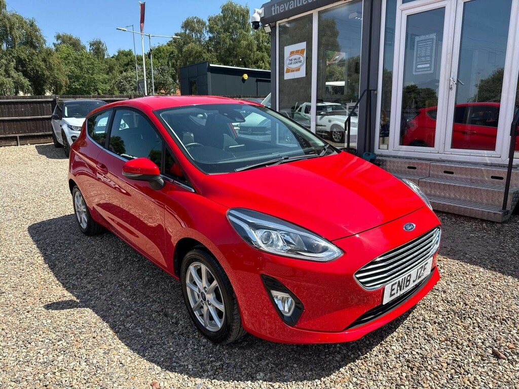 Ford Fiesta Hatchback 1.1 Ti-vct Zetec Euro 6 Ss 2018 Red