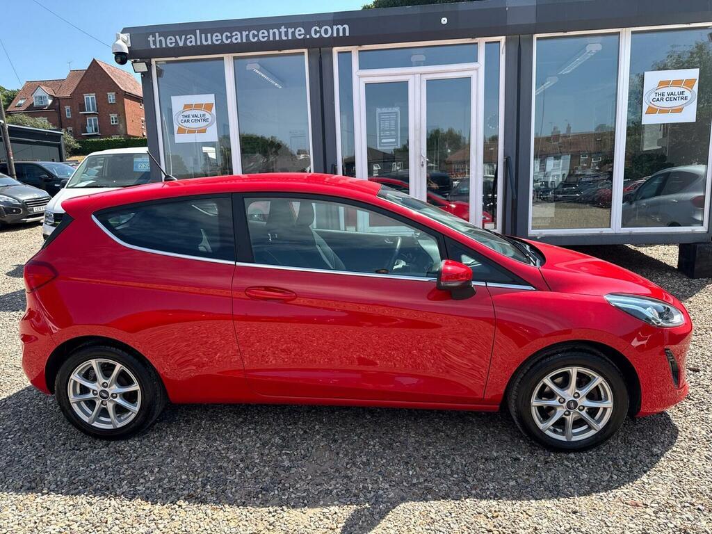 Ford Fiesta Hatchback 1.1 Ti-vct Zetec Euro 6 Ss 2018 Red #2