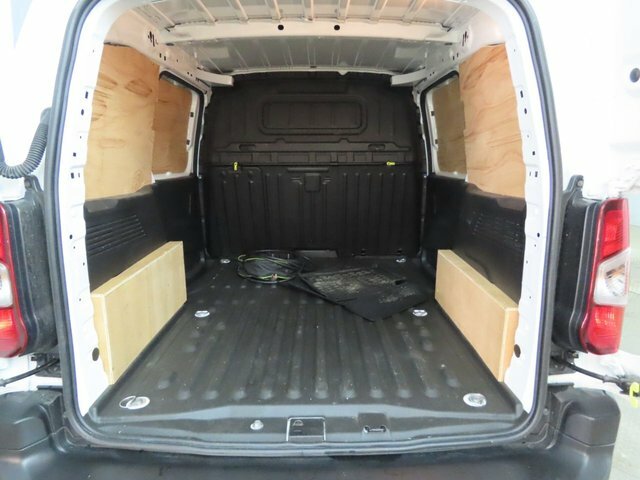Toyota Proace City 50Kwh Icon Short Panel Van Swb White #6