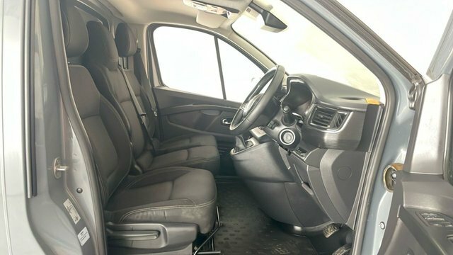 Renault Trafic 2.0 Dci Blue Sl30 Extra Sport Panel Van YK23ZOX Grey #5