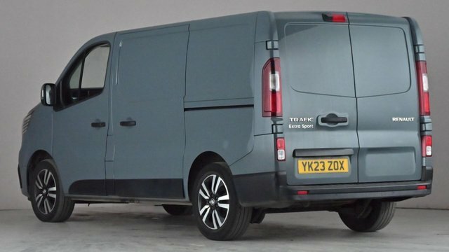 Renault Trafic 2.0 Dci Blue Sl30 Extra Sport Panel Van YK23ZOX Grey #2
