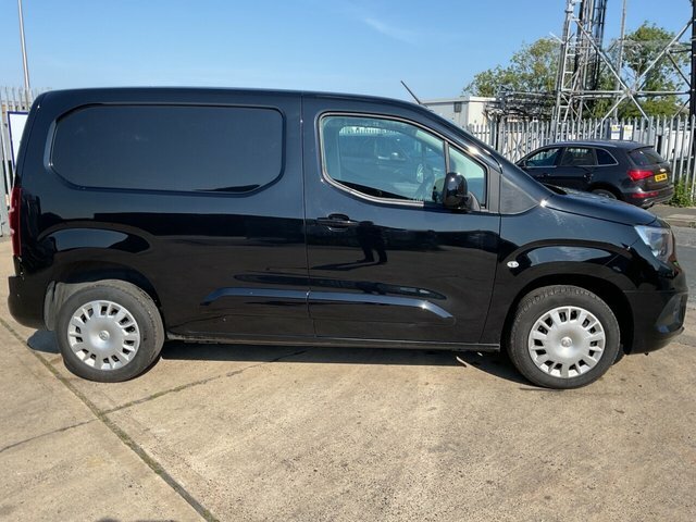 Vauxhall Combo 1.5 Turbo D 2300 Pro Panel Van L DS73RTV Black #2
