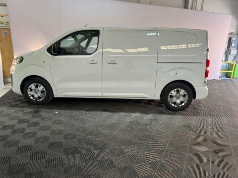 Vauxhall Vivaro 2022 72 1.5 White #4