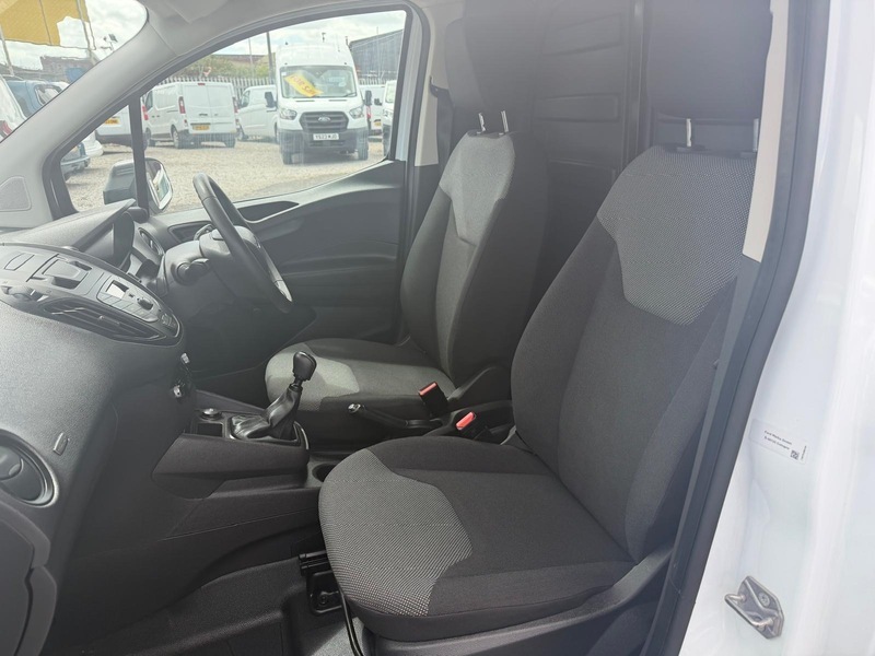 Ford Transit Courier 1.0 Ecoboost Leader Van 6 Speed #28