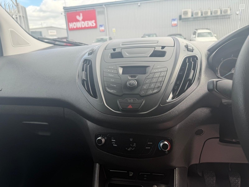Ford Transit Courier 1.0 Ecoboost Leader Van 6 Speed #26