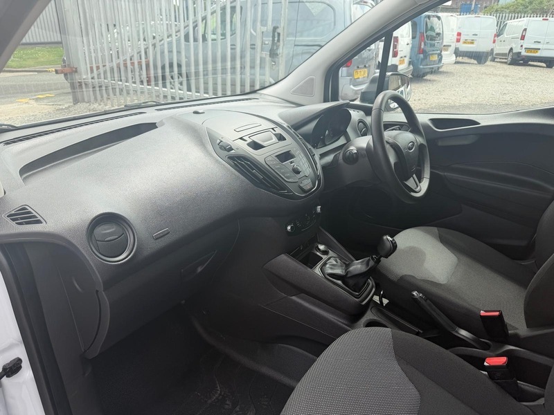 Ford Transit Courier 1.0 Ecoboost Leader Van 6 Speed #31