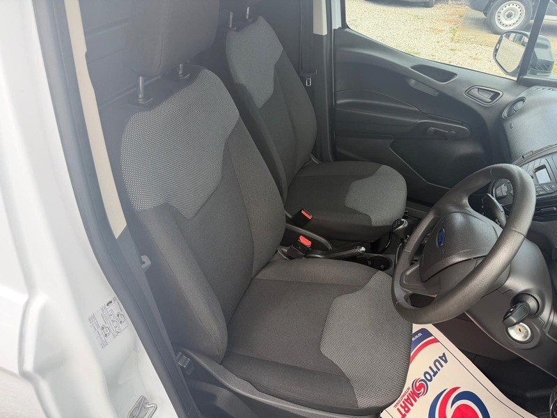Ford Transit Courier 1.0 Ecoboost Leader Van 6 Speed #32