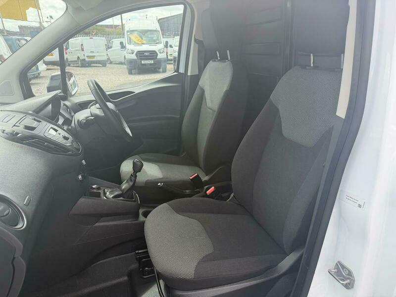Ford Transit Courier 1.0 Ecoboost Leader Van 6 Speed #16