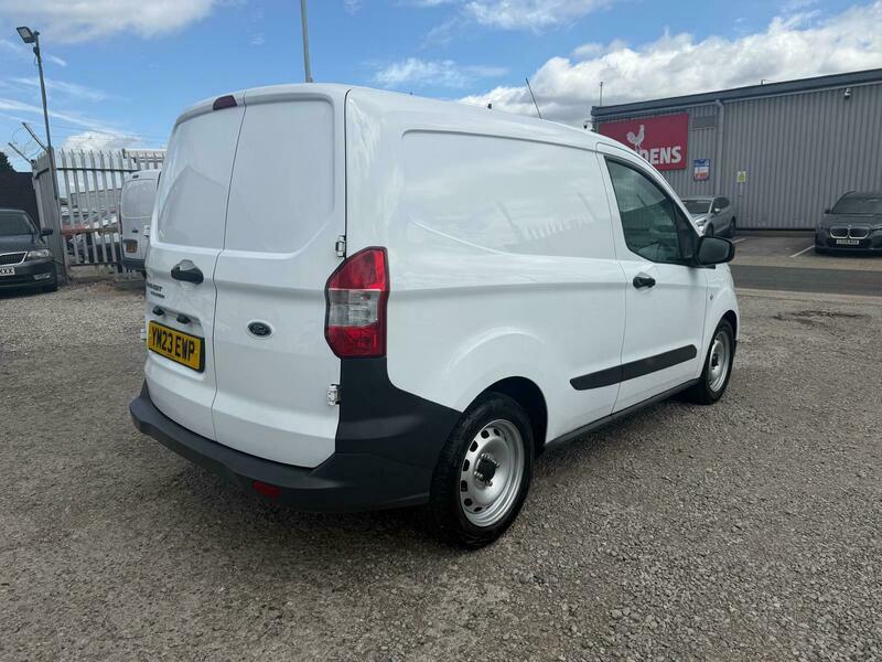 Ford Transit Courier 1.0 Ecoboost Leader Van 6 Speed #15