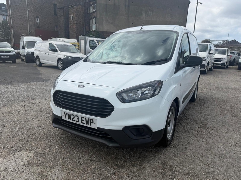 Ford Transit Courier Base White #2