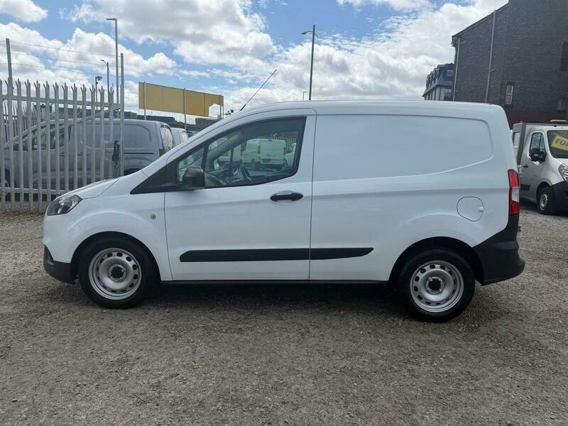Ford Transit Courier 1.0 Ecoboost Leader Van 6 Speed #12