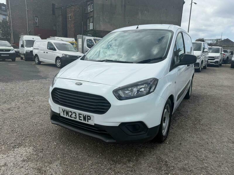Ford Transit Courier Base White #5