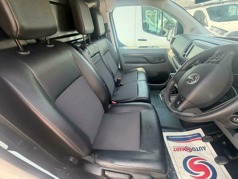 Vauxhall Vivaro 2L Edition White #23