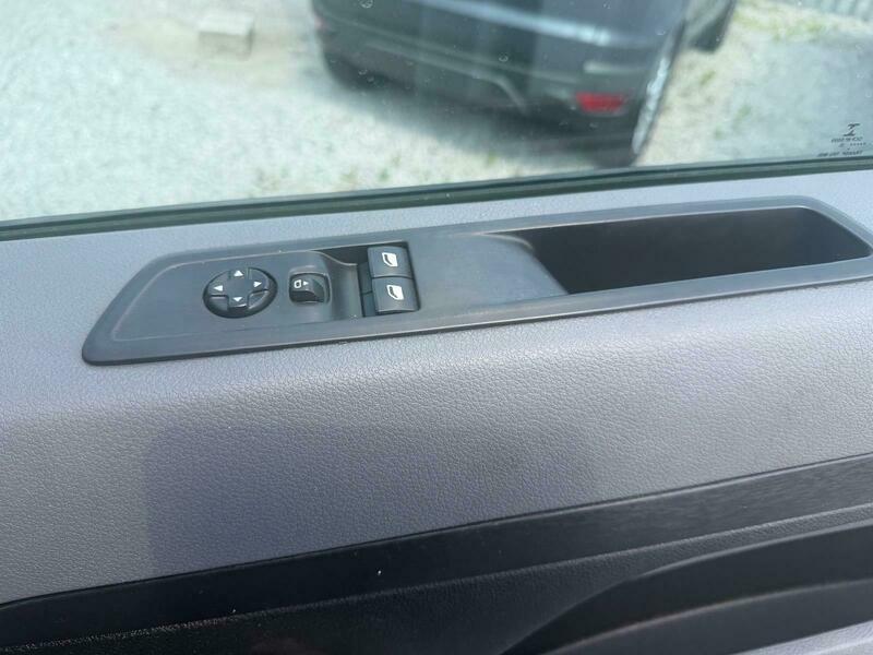 Vauxhall Vivaro 2L Edition White #17