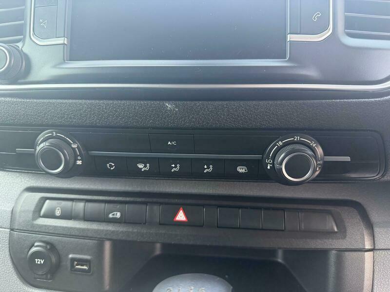Vauxhall Vivaro 2L Edition White #19