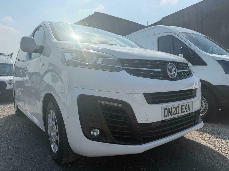 Vauxhall Vivaro 2L Edition White #31