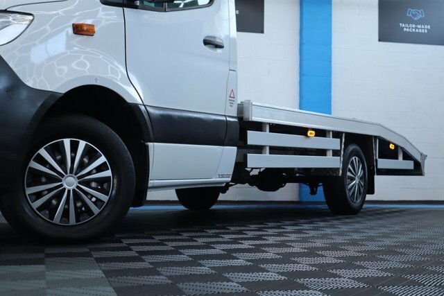 Mercedes-Benz Sprinter Diesel PJ70JYS White #6