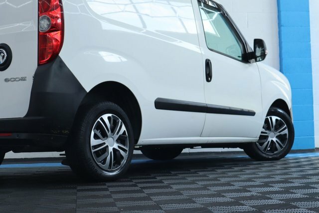 Vauxhall Combo Combo 2000 L1h1 Cdti Sportive Silver #10