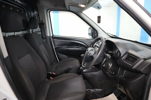 Vauxhall Combo Combo 2000 L1h1 Cdti Sportive Silver #28