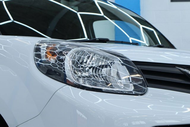 Nissan NV250 Mpv White #4