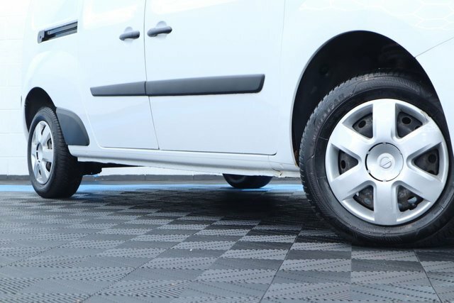 Nissan NV250 Mpv White #3