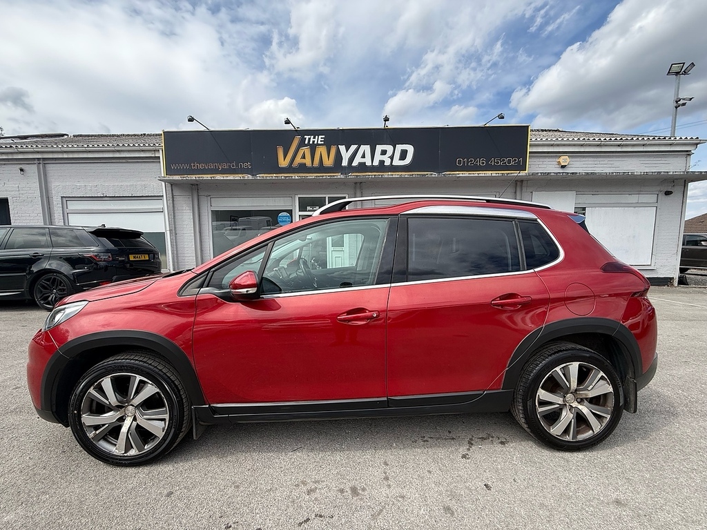 Peugeot 2008 Puretech Allure Red #6