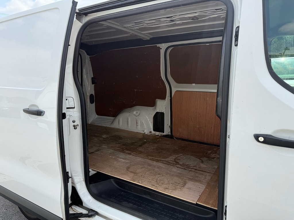 Vauxhall Vivaro Panel Van 1.5 Turbo D 2700 Edition 202070 White #12