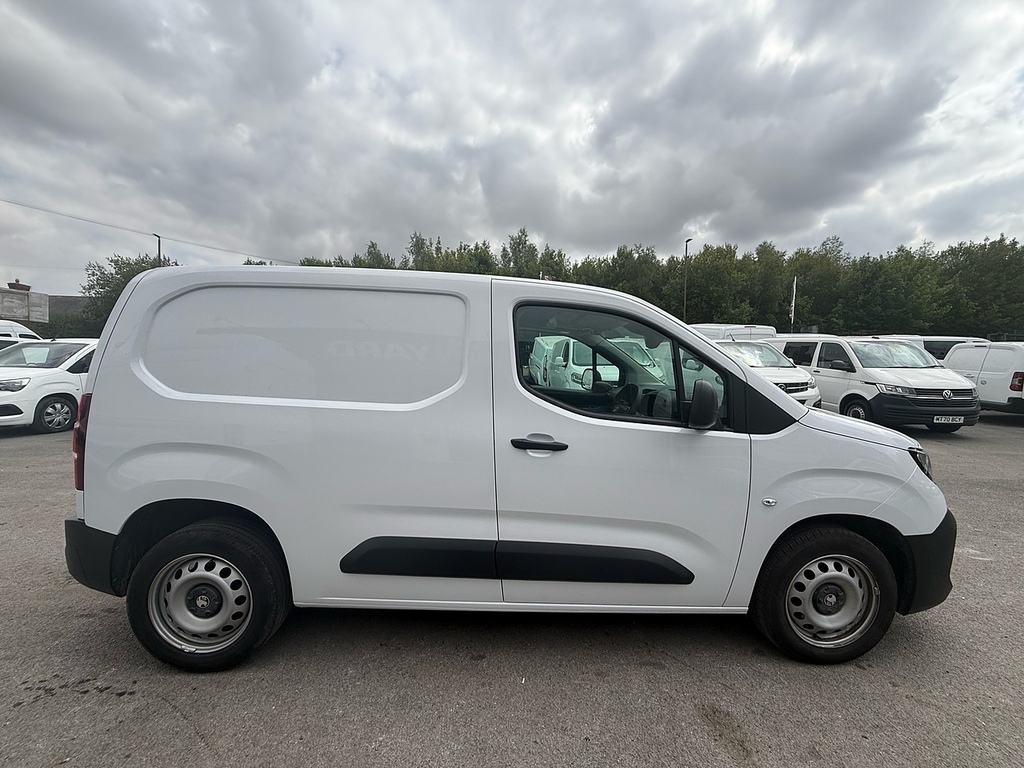 Vauxhall Combo 1.5 Turbo D 2300 Prime 3 Seats New Shape Swb Air C White #4