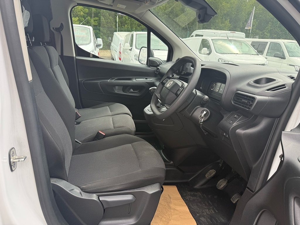 Vauxhall Combo 2300 1.5 Turbo D 100Ps H1 Prime Van White #13