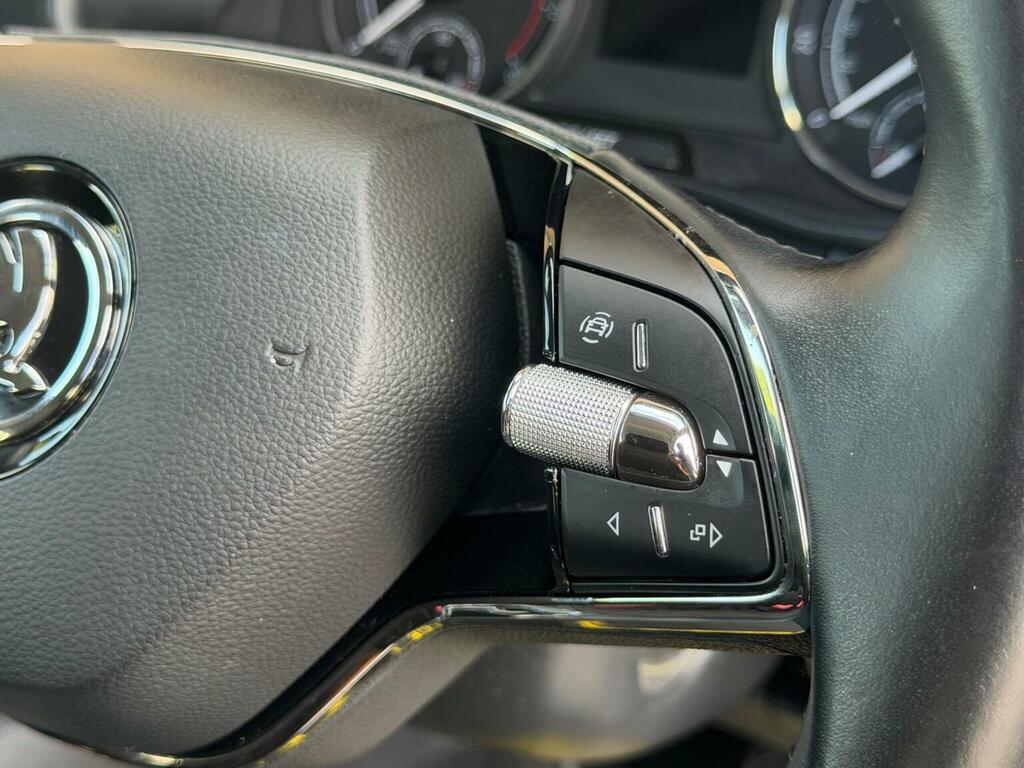 Skoda Kamiq 1.0 Tsi Se Dsg Euro 6 Ss White #3