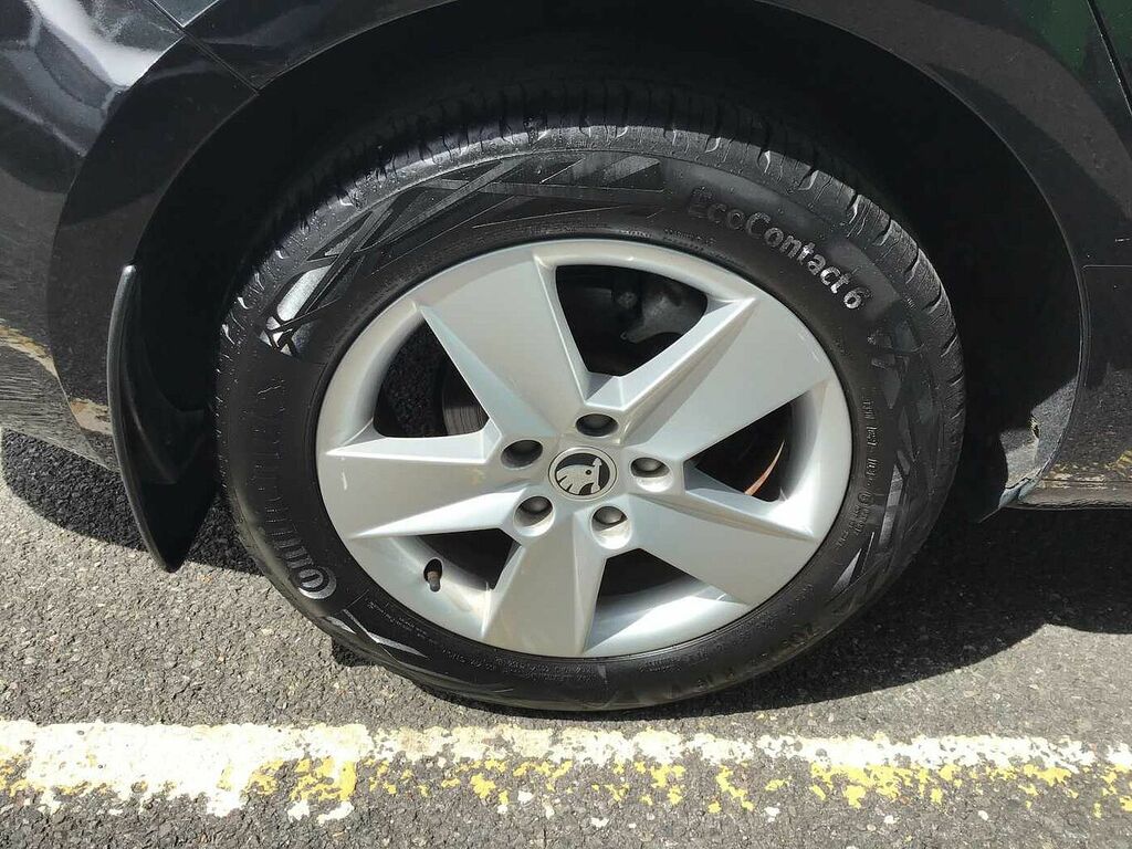 Skoda Octavia 1.5 Tsi Se Dsg Black #5